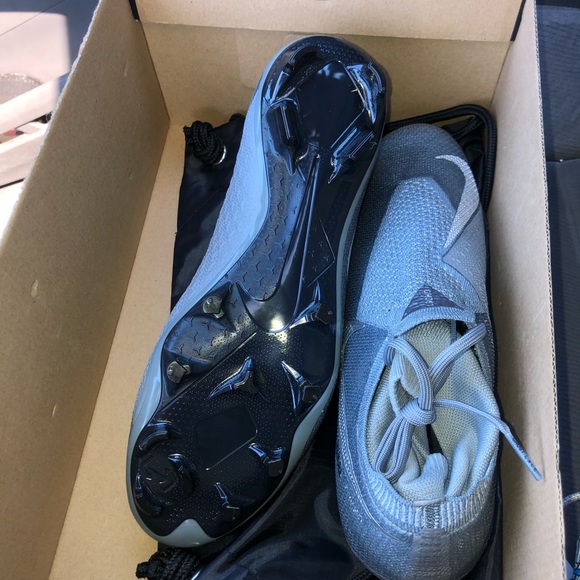 Nike phantom soccer cleats - Picture 3 of 4